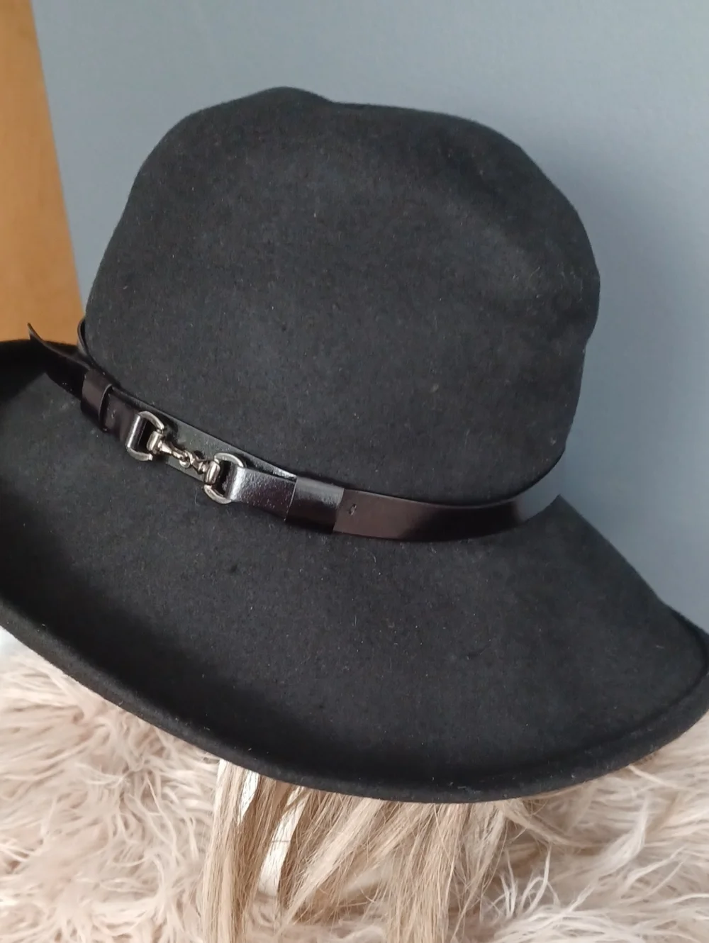 Massimo Dutti Stylish Wool Hat
